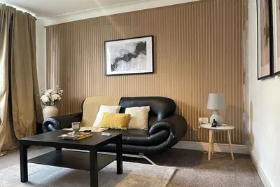 Image de Stylish Woodhouse Home Near Leeds – Sleeps Ten with Parking Included