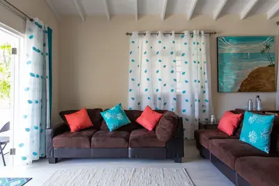 Image de Gemütlicher karibischer Rückzugsort gegenüber dem Strand by Interhome