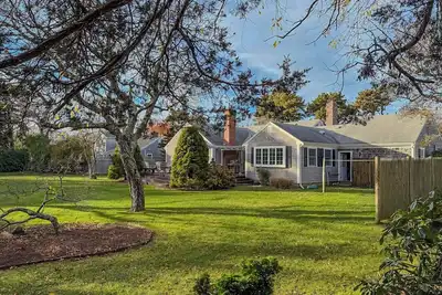 Image de Steps to Bayside Beach, Central Ac, Large Backyard!