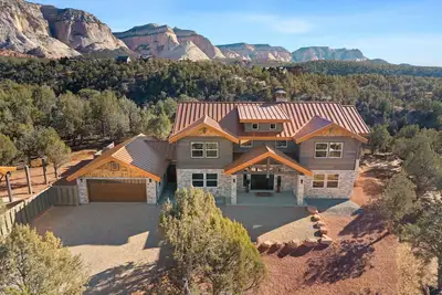 Image de Angeles Oasis – Your Luxurious Retreat Near Zion!