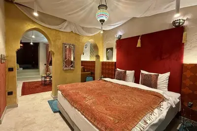 Queen Suite with Spa Bath