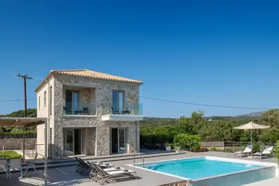 Image de Stylish Contemporary Villa with Spacious Terrace near Vathy Tavernas