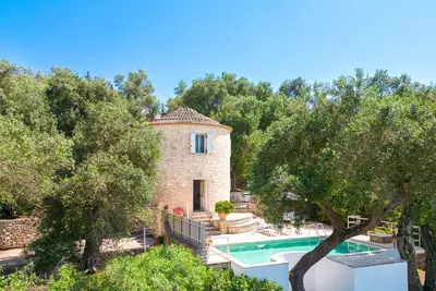 Image de Cosy Round House for Adults with Stunning Sea & Island Views