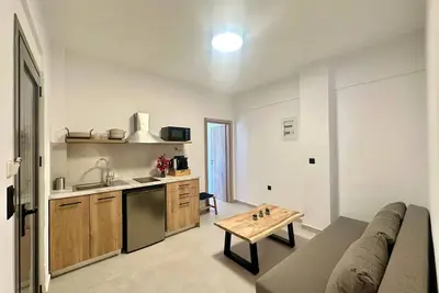 Image de Appartement 2 Chambres avec Terrasse, Balcon, Wi-Fi & Climatisation