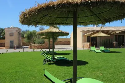Image de Wohnung mit Pool, Garten, Terrasse und Grill by Interhome