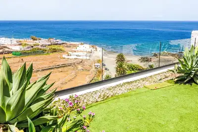 Image de Komfortable Ferienwohnung in El Turman mit Terrasse by Interhome