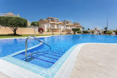 Ground-floor apt 4p terrace pool & parking beach --> 2km