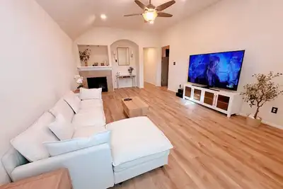 Image de Clean & Calm 3br Home Near Houston Premium Outlets