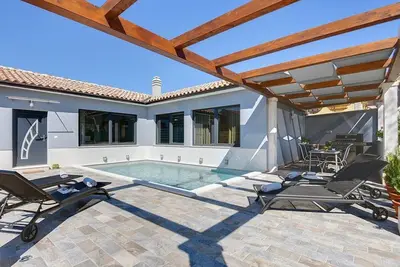 Image de Villa Sunny Home (74045-K1) - Vodnjan