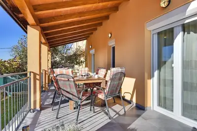 Image de Villa Buzdonka (74218-K1) - Pula