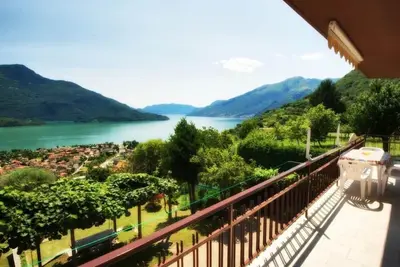 Image de Casa Luna' Wohnung mit Wasserblick by Interhome