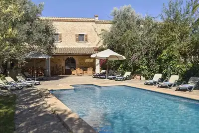 Image de Charmantes Ferienhaus in Búger mit Privatem Pool by Interhome