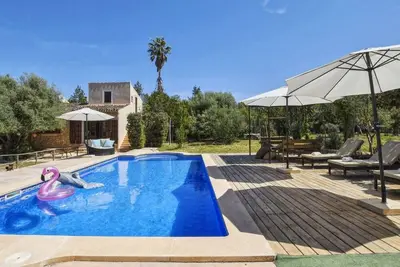 Image de Schönes Landhaus in der Nähe von Manacor mit Pool und Klimaanlage by Interhome