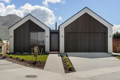 Image de Modern Wanaka Escape with Panoramic Mt Roy Views