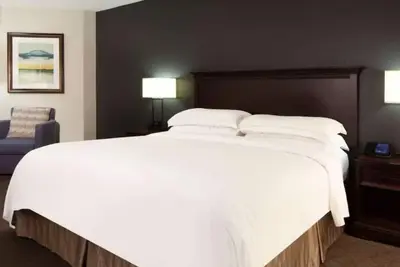 Image de 2 Units Offering a Romantic Retreat Just Minutes from Space Center