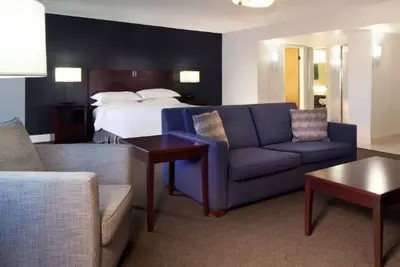 Image de Escape to a Peaceful Room w/ Sweeping Marina Views Near Space Center