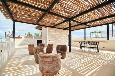 Image de Private 11br House, 22 Pax, Rooftop + Pool