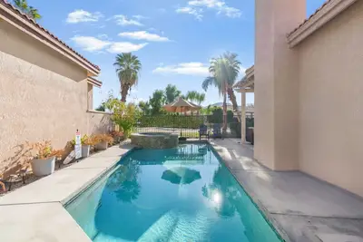 Image de Infinity Game Table, Pool & Spa