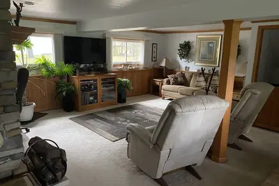 Image de Private house on Friendship lake. Row boat, canoe and two kayaks included.