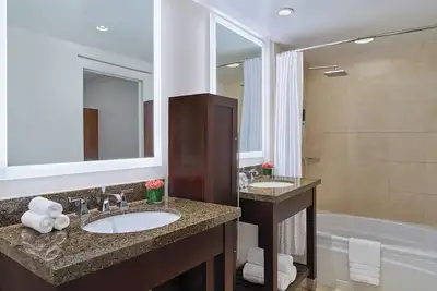 Image de 2/2 Virgin Grand Villas Beachfront Resort, Hot Tub