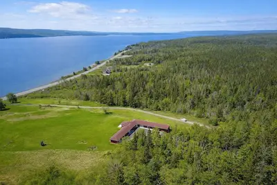 Image de The Baddeck Inn – Scenic Stay with Panoramic Bras d’Or Lake Views