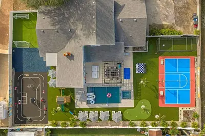 Image de Resort-Style Retreat: Pool, Batting Cage, Pickleball, Mini Golf + Sleeps 28