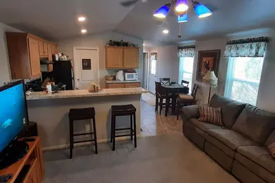 Image de 2-bedroom estate in soothing Show Low with cool Ac on 5 quiet acres
