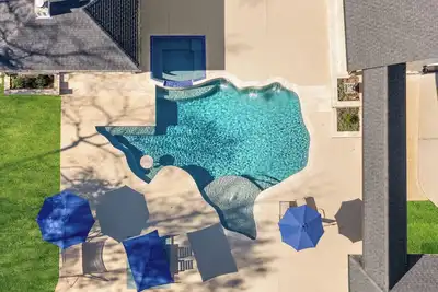 Image de World Cup Executive Base Camp-Texas-Shaped Pool & Spa-5Star Luxury-Whole Home