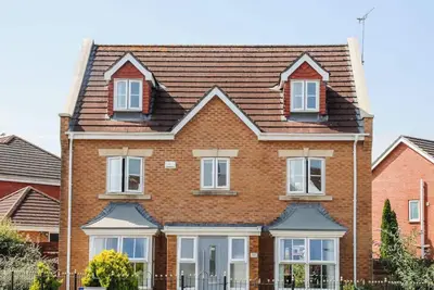 Image de 20%Off | Spacious 5br Weekend Home | Sleeps 14