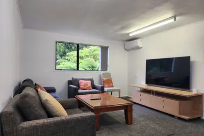 Image de Entire Ground-floor: Spacious 145m2