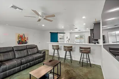 Image de Panoramic Balcony Views | Pet-Friendly Casita