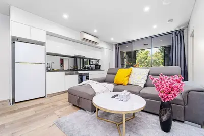 Waterloo 2Br Modern Apartment Nature Park