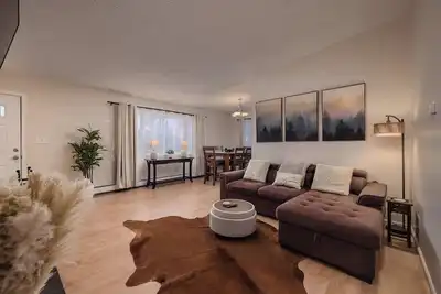 Image de Cozy South Addition Getaway - King Beds