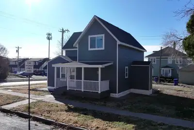 Image de Newly Renovated 4br Home in the Heart of Hays – Walk to Dining & Downtown