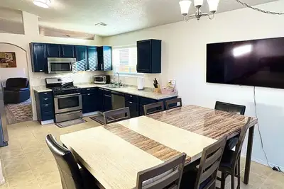 Image de Spacious 4-bedroom house in terrific Albuquerque with Ac