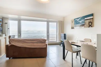 Image de Bel appartement avec vue frontale sur la mer