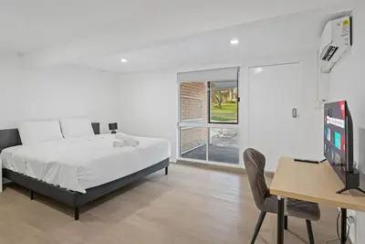 Image de Self-Contained Studio | Perfect for Solo Travelers