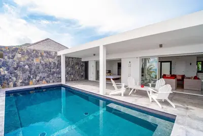 Oceanfront Villa With Direct Beach Access