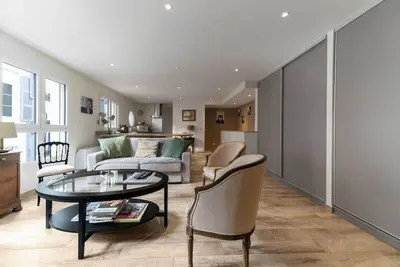 Image de Grande maison climatisée avec parking centre ville