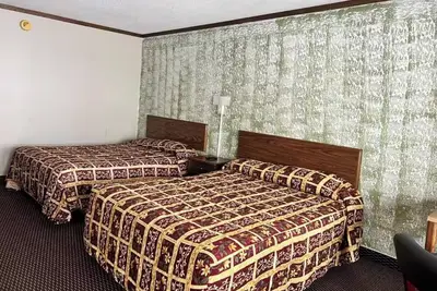 Image de 2 Inviting Rooms Ideal for Relaxed Trips Close to Devils Lake Airport