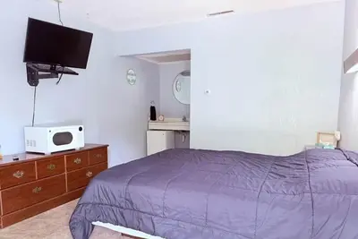 Image de Explore Western Iowa with a Cozy, Restful Castle-Inspired Room