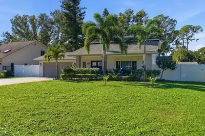 Image de Levine's Spacious Clearwater Retreat with Pool