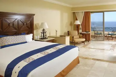 Image de 2-bedroom hotel in beautiful Cabo San Lucas with Ac and fitness room