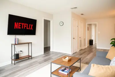 Image de Bright & Modern 2br, Near Uab & Hospitals