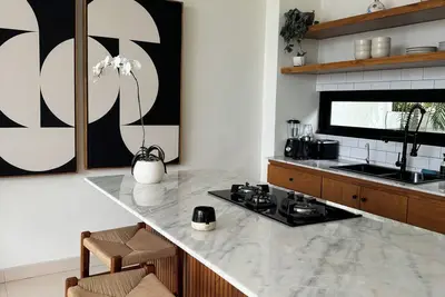 Image de Luxury 2br Pool Villa in Batu Bolong, 5mins Beach