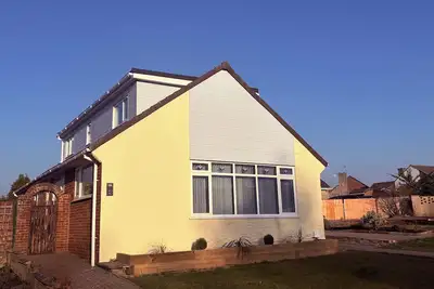 Image de Beautiful 5 Bed Bungalow With Garden & Driveway
