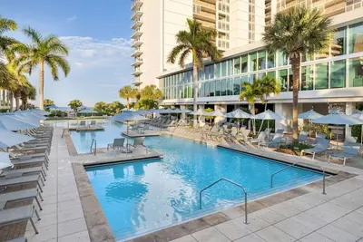 Image de Awesome Beachfront getaway; 2br villa in beautiful Marco Island; cool amenities