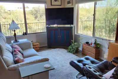 Image de Open, inviting condo with views and privacy!