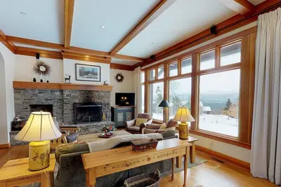 Image de Luxury Villa at von Trapp Lodge & Resort - 8 Person, 3 Bed/3. 5 Bath; 8/21 - 8/28