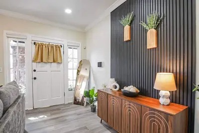 Image de Beautifully Renovated Historic 4 Br Home|Sleeps 16